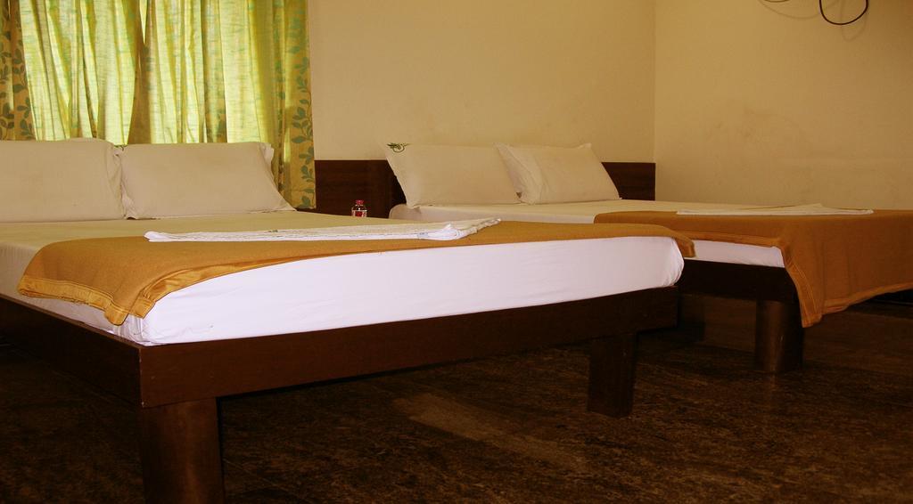 Sri Kapileswara Residency Hotel Tirupati Room photo
