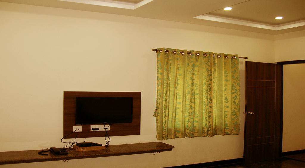 Sri Kapileswara Residency Hotel Tirupati Room photo