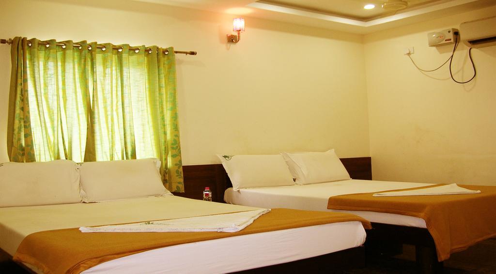 Sri Kapileswara Residency Hotel Tirupati Room photo