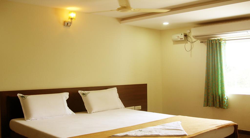 Sri Kapileswara Residency Hotel Tirupati Room photo
