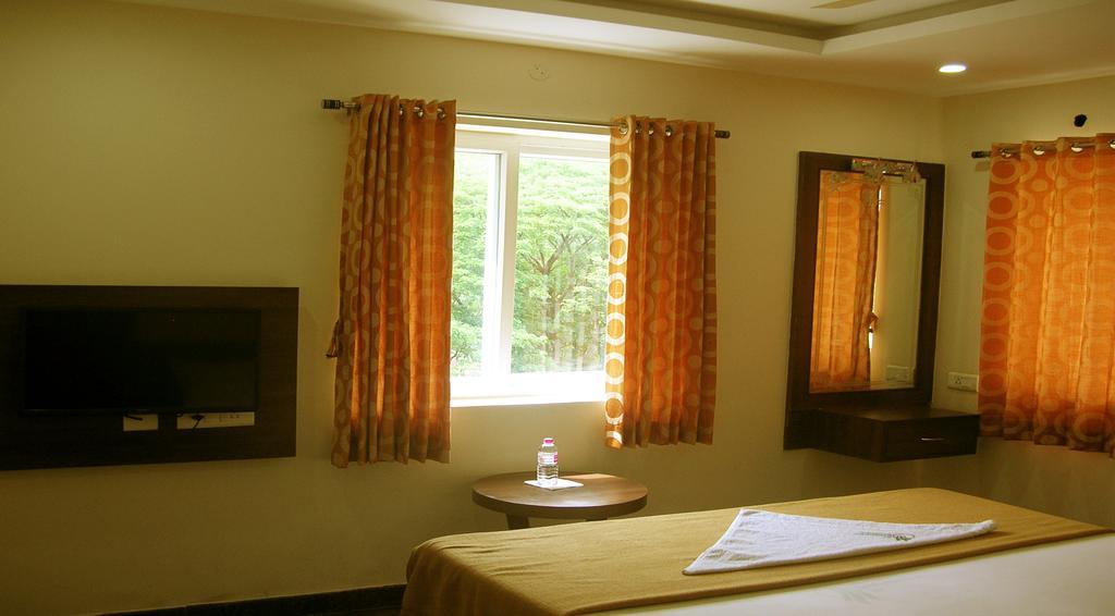 Sri Kapileswara Residency Hotel Tirupati Exterior photo