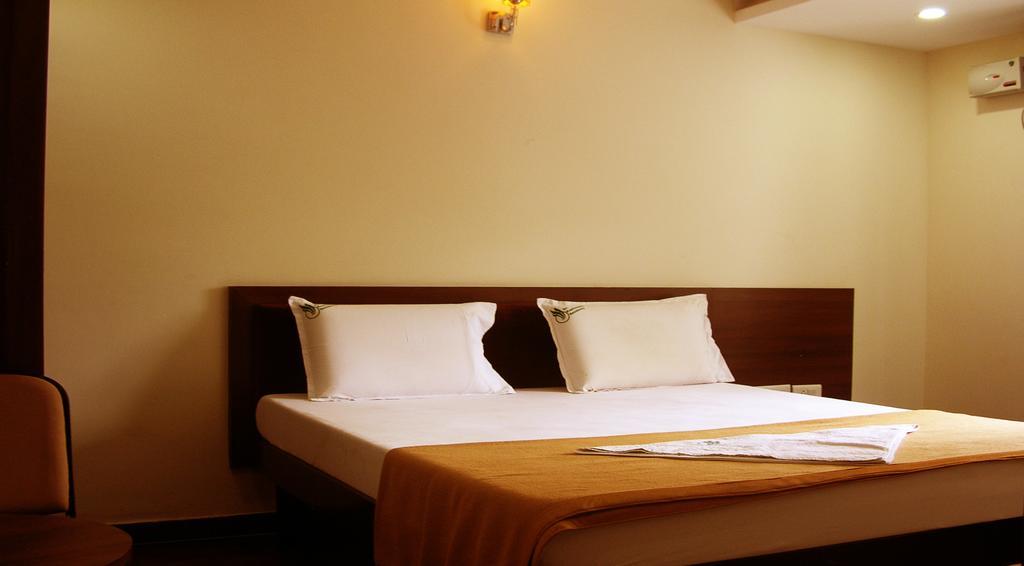 Sri Kapileswara Residency Hotel Tirupati Room photo